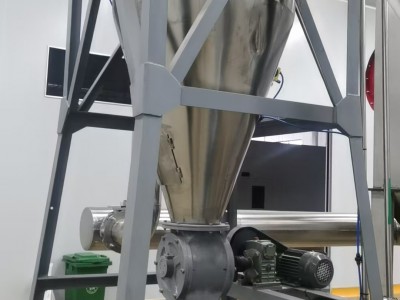 广东省阳江市转让雷蒙粉碎机/超微粉碎机组，规格型号CWF-900图4